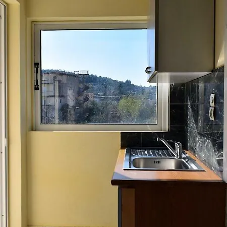 Appartamento Comfy In Central Himare